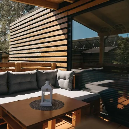Woodbox Apartment *