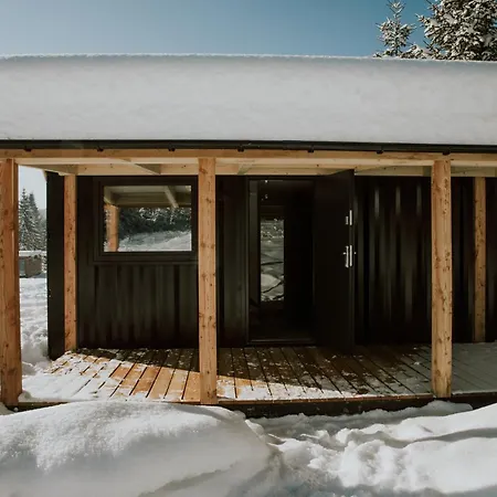 Woodbox Apartment *