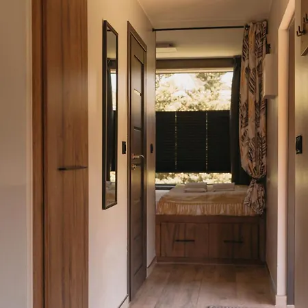 Woodbox Apartment *